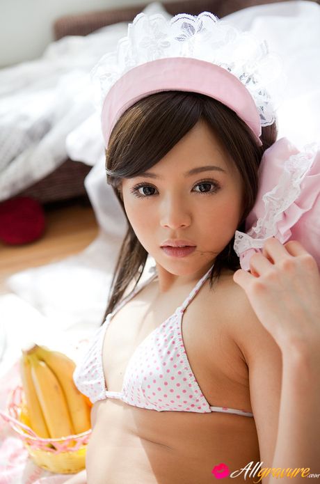 Runa Hamakawa Asian shows hot bum and plays with vegetables