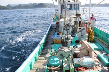 Miki Uemura and Hinata Serina having a sexy and freaky boat trip