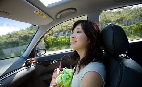 Saki Koto - Saki Koto is sexy showing her nice legs