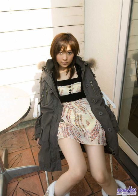 Skinny Japanese babe Rin Sakuragi exhibits her tiny tits and hairy cunt