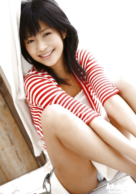 Luscious japanese young Sasa Handa in bikini exposing big hooters and sexy butt