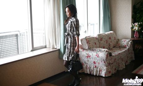 Attractive japanese Haruki baring big boobs and hot butt outdoor